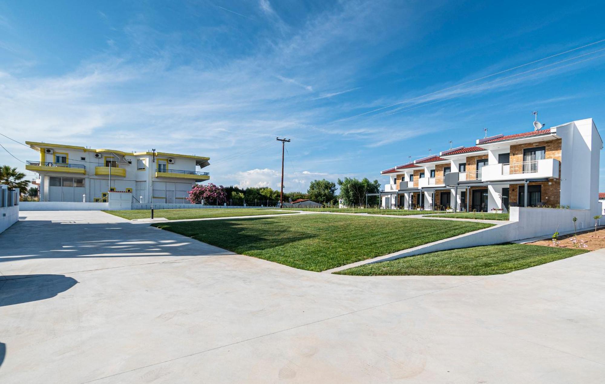 Chryssis Village By Travel Pro Services - Nea Potidaia Halkidiki Nea Poteidaia Bagian luar foto